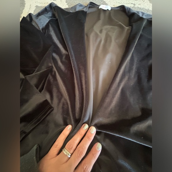 LuLaRoe black velvet Sarah Cardigan - Picture 5 of 6